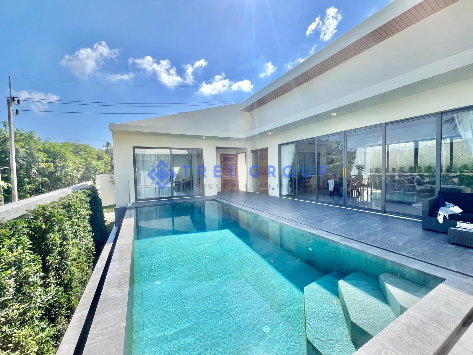 Stunning Pool Villa at Maenam